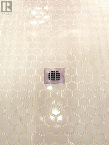 1B - 259 Gerrard Street E, Toronto, ON - Indoor Photo Showing Other Room