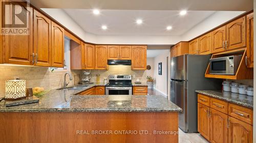 74 Gordon Street, Cambridge, ON - Indoor Photo Showing Kitchen With Stainless Steel Kitchen
