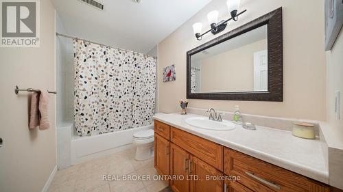 74 Gordon Street, Cambridge, ON - Indoor Photo Showing Bathroom
