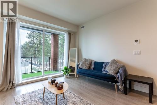 885 University Drive Unit# 204, Kamloops, BC - Indoor Photo Showing Living Room