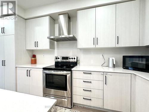 493 Twin Streams Road, Whitby, ON - Indoor Photo Showing Kitchen With Upgraded Kitchen