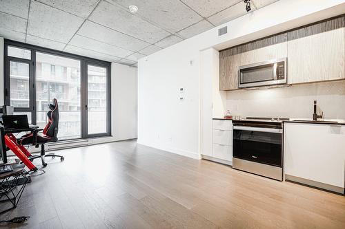 Cuisine - 224-200 Boul. Marcel-Laurin, Montréal (Saint-Laurent), QC - Indoor Photo Showing Kitchen