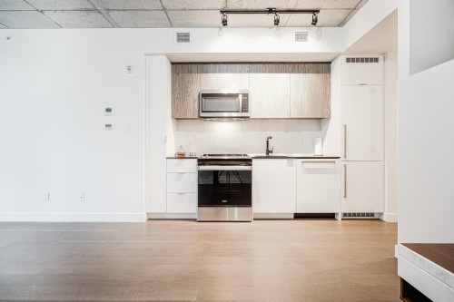 Cuisine - 224-200 Boul. Marcel-Laurin, Montréal (Saint-Laurent), QC - Indoor Photo Showing Kitchen