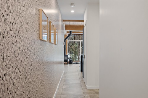 Corridor - 161 Ch. Du Retour-Aux-Sources, Amherst, QC - Indoor Photo Showing Other Room