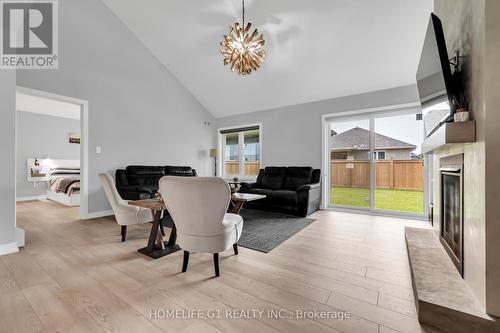 49 Feathers Crossing, St. Thomas, ON - Indoor