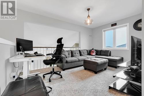 49 Feathers Crossing, St. Thomas, ON - Indoor