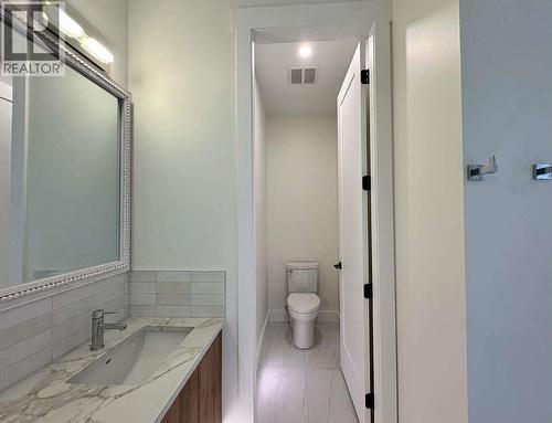2140 Montenegro Drive, Kelowna, BC - Indoor Photo Showing Bathroom