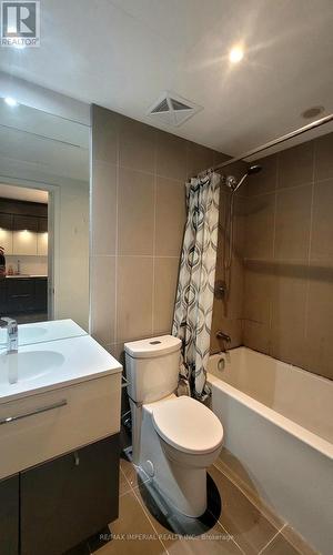 907 - 15 Grenville Street, Toronto, ON - Indoor Photo Showing Bathroom