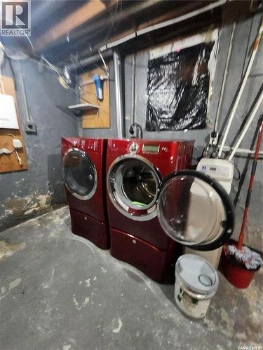 1533 Young Street, Estevan, SK - Indoor Photo Showing Laundry Room