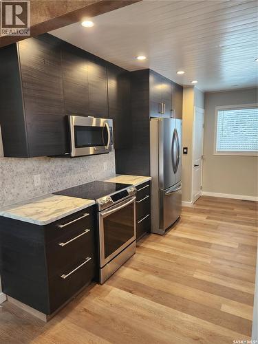 1533 Young Street, Estevan, SK - Indoor Photo Showing Kitchen With Upgraded Kitchen