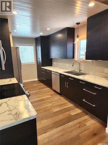 1533 Young Street, Estevan, SK - Indoor Photo Showing Kitchen With Double Sink