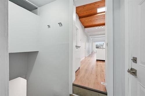 512 Walker Ave, Winnipeg, MB 