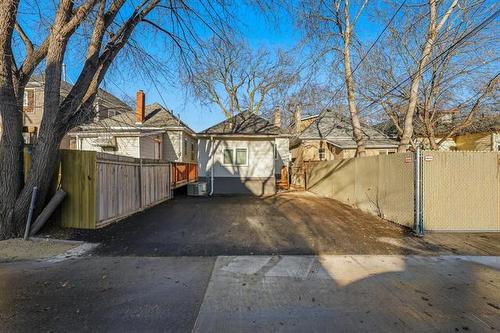 512 Walker Ave, Winnipeg, MB 