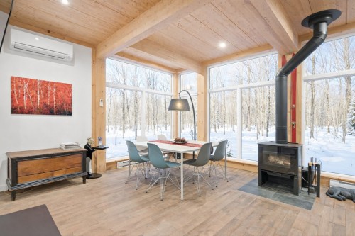 Dining Room - 171 Ch. Du Retour-Aux-Sources, Amherst, QC - Indoor Photo Showing Other Room With Fireplace