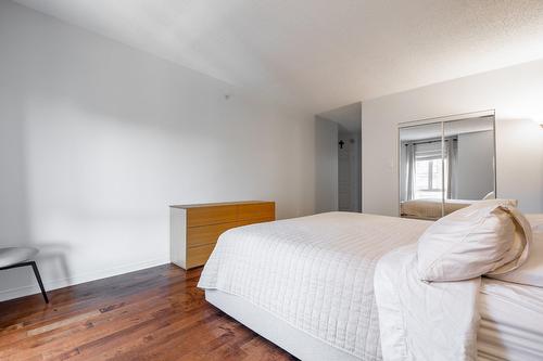 Primary bedroom - 1102-3855 Boul. De Chenonceau, Laval (Chomedey), QC - Indoor Photo Showing Bedroom