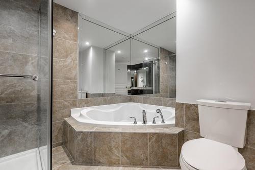 Ensuite bathroom - 1102-3855 Boul. De Chenonceau, Laval (Chomedey), QC - Indoor Photo Showing Bathroom