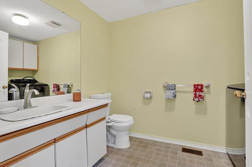 Salle de bains - 560 Rue Maugue, Montréal (L'Île-Bizard/Sainte-Geneviève), QC - Indoor Photo Showing Bathroom