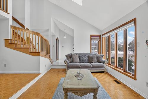 Salon - 560 Rue Maugue, Montréal (L'Île-Bizard/Sainte-Geneviève), QC - Indoor Photo Showing Living Room