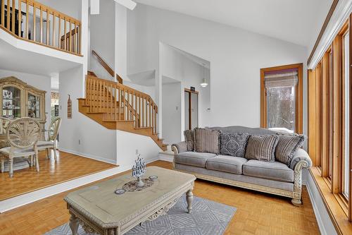 Salon - 560 Rue Maugue, Montréal (L'Île-Bizard/Sainte-Geneviève), QC - Indoor Photo Showing Living Room