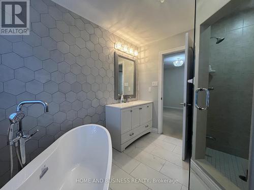 150 Leiterman Drive, Milton, ON - Indoor Photo Showing Bathroom