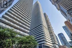 2510 - 50 CHARLES STREET E  Toronto, ON M4G 0A7