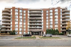 303-5850 Av. Marc-Chagall  Côte-Saint-Luc, QC H4M 3H2