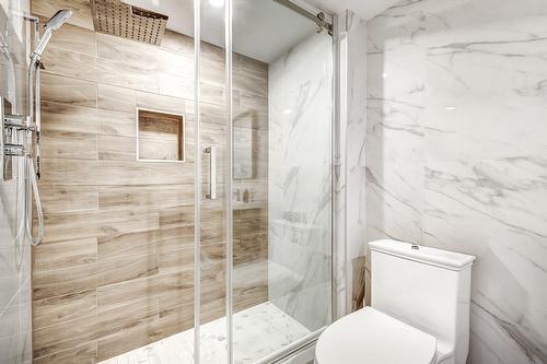 Bathroom - 303-5850 Av. Marc-Chagall, Côte-Saint-Luc, QC - Indoor Photo Showing Bathroom