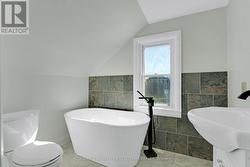Upper Level Bath - 