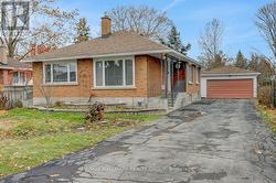 13 DUNHAM STREET  Ottawa, ON K1J 7L5