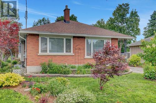 13 DUNHAM STREET  Ottawa, ON K1J 7L5