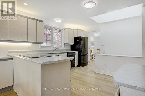 13 Dunham Street, Ottawa, ON - Indoor Photo Showing Kitchen