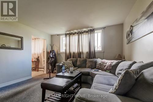 125 Schlueter Street, Cambridge, ON - Indoor Photo Showing Living Room