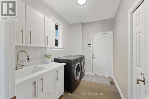 607 Devonwood Circle, Ottawa, ON - Indoor Photo Showing Laundry Room