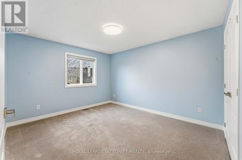 607 Devonwood Circle, Ottawa, ON - Indoor Photo Showing Other Room