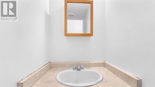 104 - 1590 Ernest Avenue, London South (South X), ON - Indoor Photo Showing Bathroom
