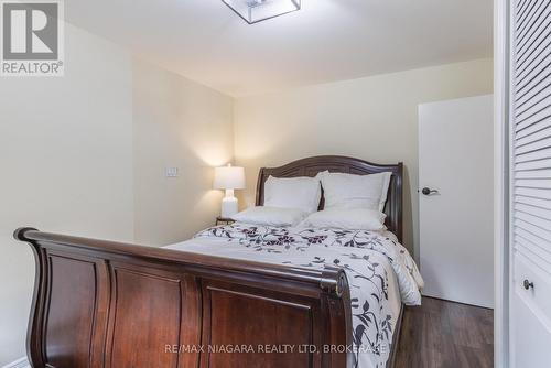 6 Circle Street, Niagara-On-The-Lake (Town), ON - Indoor Photo Showing Bedroom