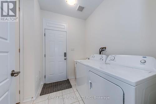 3334 Carding Mill Trail, Oakville, ON - Indoor Photo Showing Laundry Room