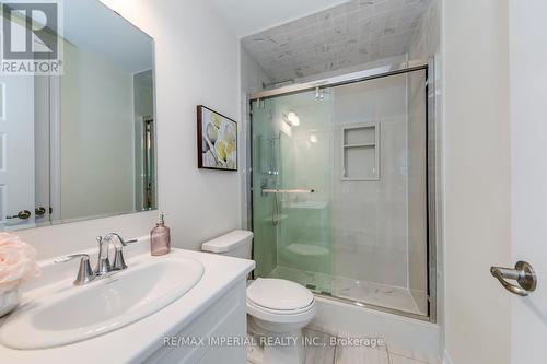 3334 Carding Mill Trail, Oakville, ON - Indoor Photo Showing Bathroom