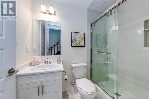 3334 Carding Mill Trail, Oakville, ON - Indoor Photo Showing Bathroom