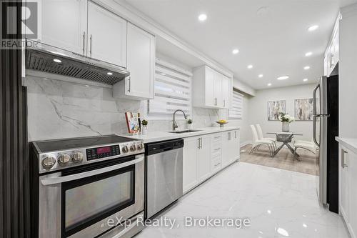 53 Nicklin Crescent, Guelph (Riverside Park), ON - Indoor Photo Showing Kitchen With Stainless Steel Kitchen With Upgraded Kitchen
