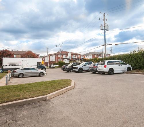 Stationnement - 304-2420 Rue Henriette-Céré, Longueuil (Saint-Hubert), QC 