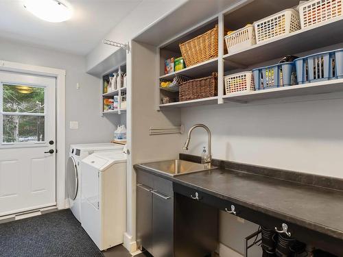 822 Cleveland Road, Windermere, NS - Indoor Photo Showing Laundry Room