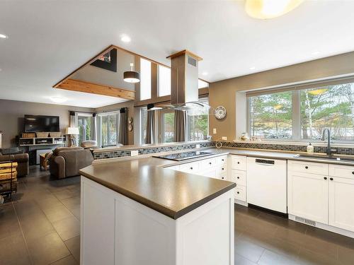 822 Cleveland Road, Windermere, NS - Indoor Photo Showing Kitchen