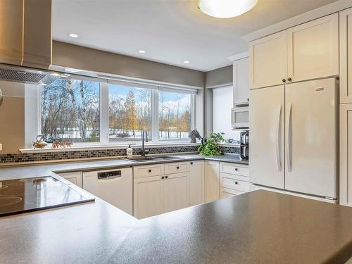 822 Cleveland Road, Windermere, NS - Indoor Photo Showing Kitchen