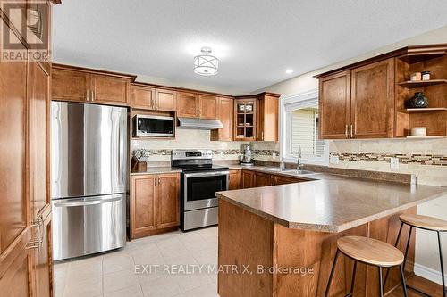 582 Emerald Street, Clarence-Rockland, ON - Indoor Photo Showing Kitchen With Double Sink