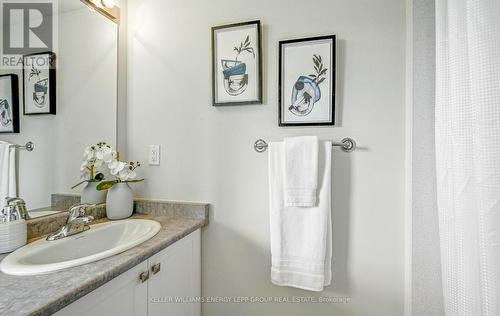 9 - 384 Arctic Red Drive, Oshawa (Windfields), ON - Indoor Photo Showing Bathroom