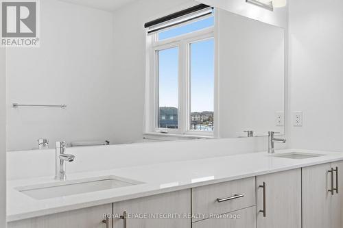 352 Monticello Avenue, Ottawa, ON - Indoor Photo Showing Bathroom