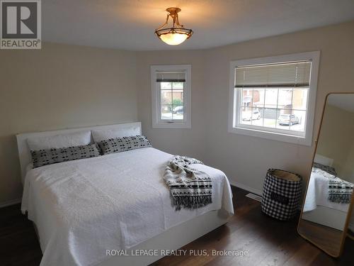 3424 Nutcracker Drive, Mississauga, ON - Indoor Photo Showing Bedroom