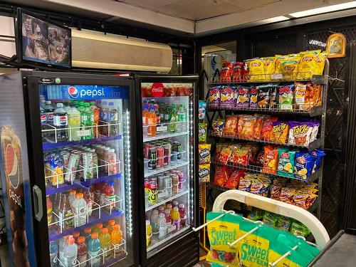 Commerce - 800 Rue De La Gauchetière O., Montréal (Ville-Marie), QC 