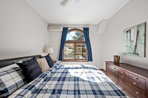 Chambre à coucher principale - 4-122 Ch. Des Quatre-Sommets, Mont-Tremblant, QC - Indoor Photo Showing Bedroom